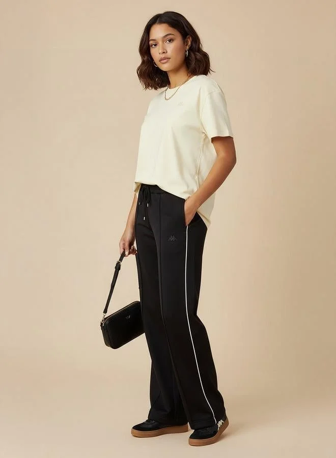 كابا تيشيرت كابا نسائي مطرز بشعار قابل للتمدد